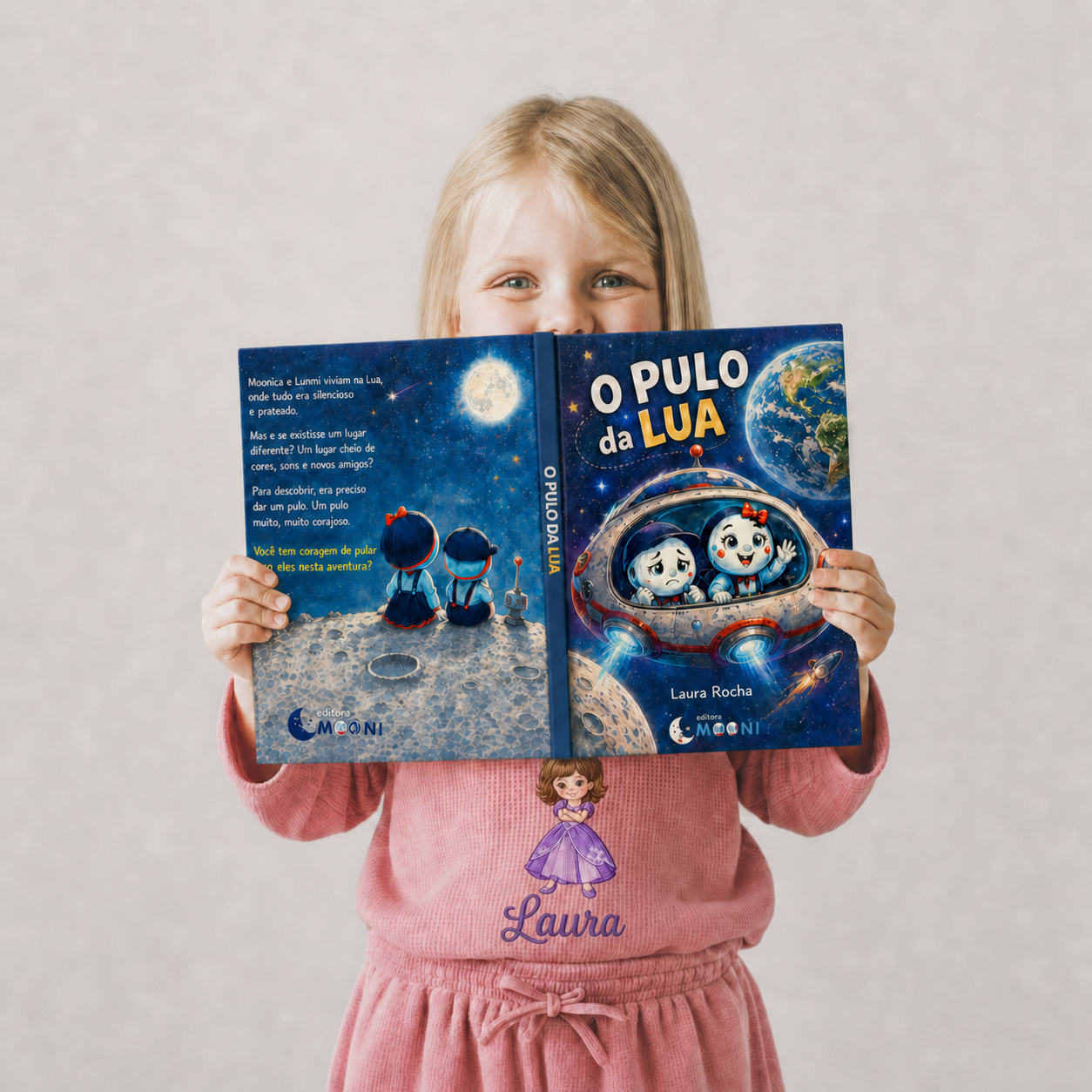 Laura-Loira-lendo-book-l.png